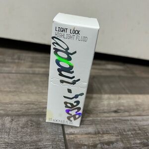 Halsey About-Face Light Lock Highlight Fluid in straight Beaming